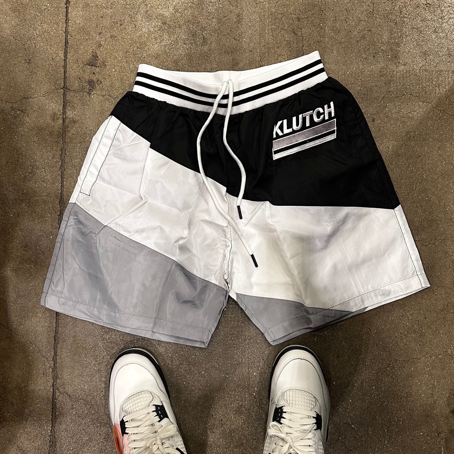 RETRO WINDBREAKER SHORTS [BLACK]